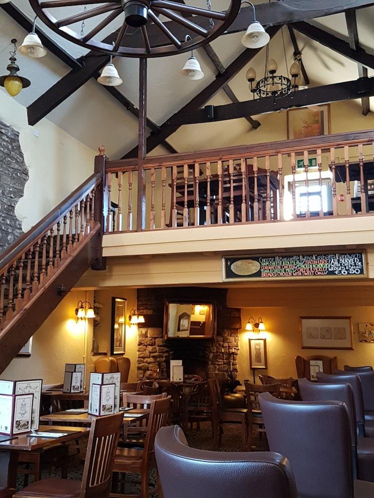 The Old Barn Inn Newport  Zewnętrze zdjęcie