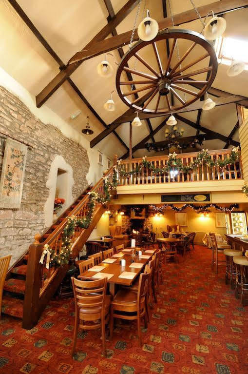 The Old Barn Inn Newport  Zewnętrze zdjęcie